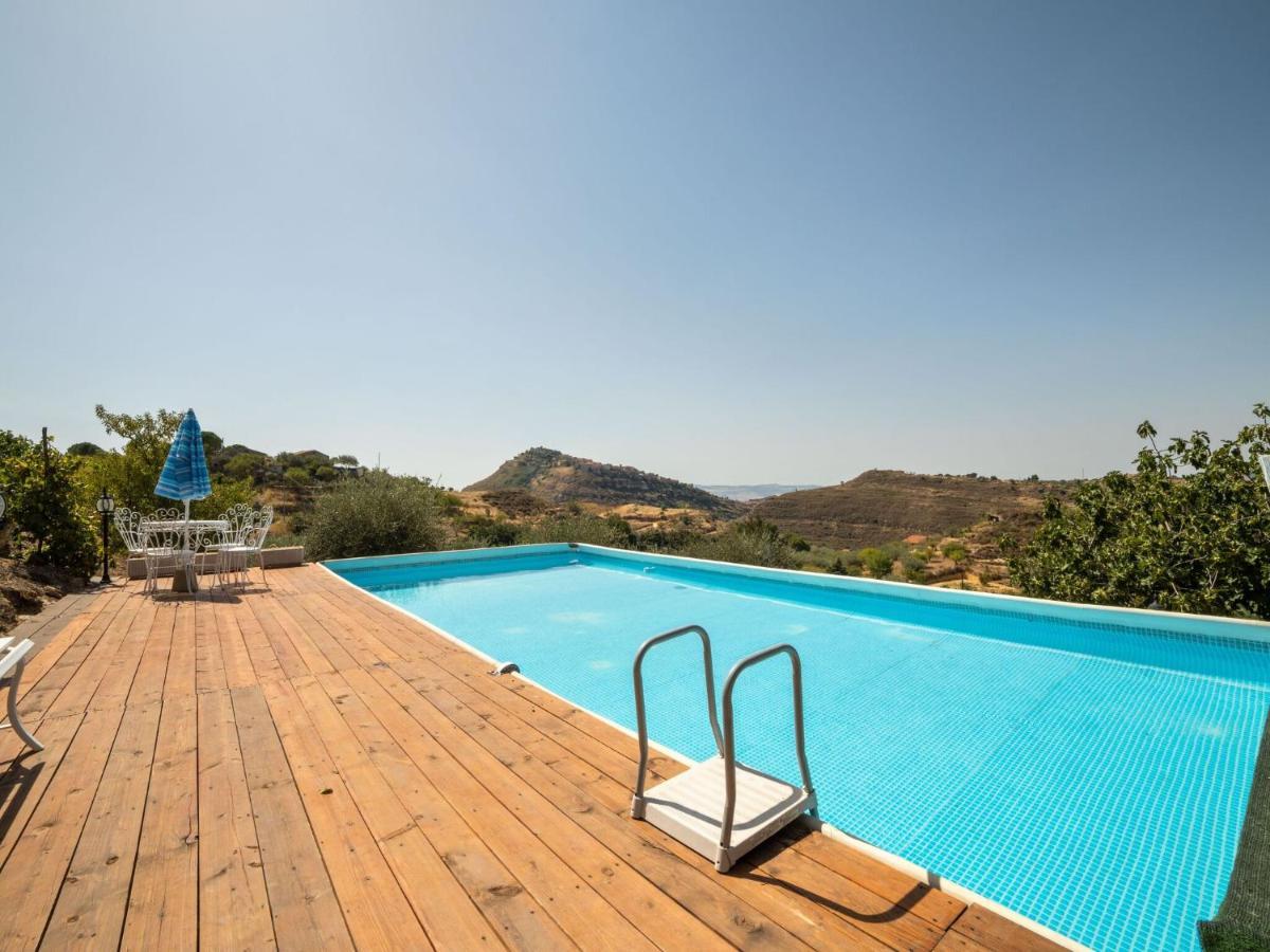 Belvilla By Oyo Modern Villa In Nissoria With Pool Exterior foto