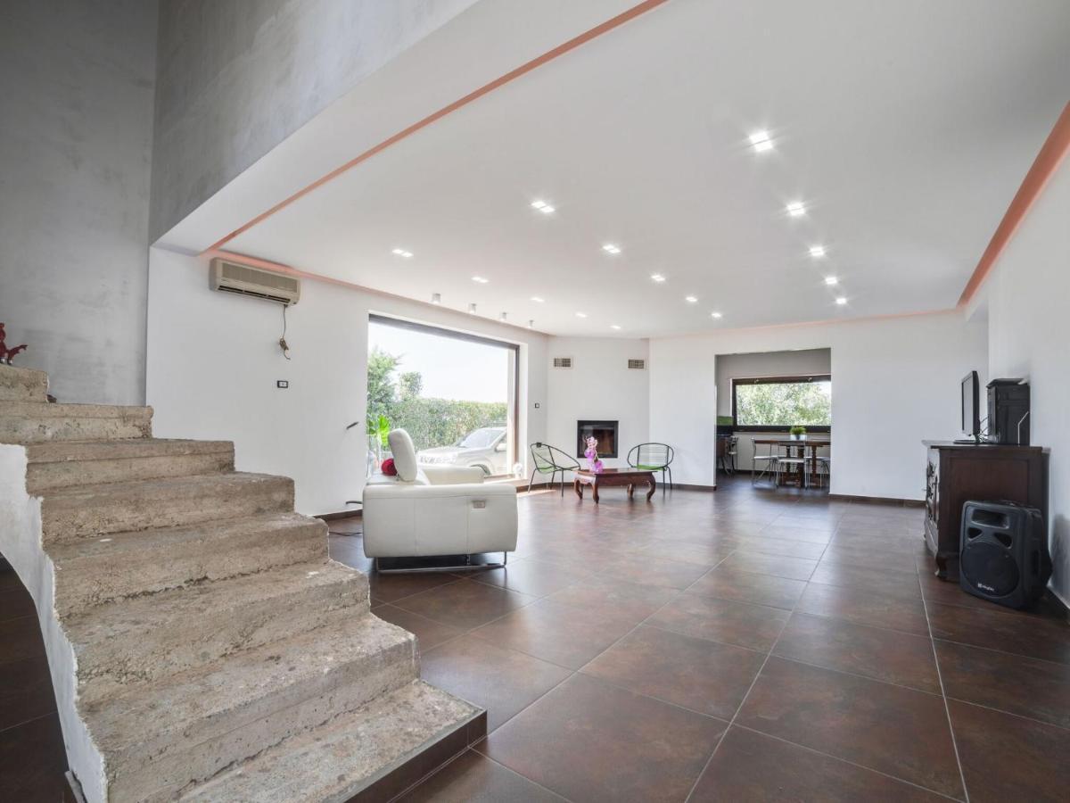 Belvilla By Oyo Modern Villa In Nissoria With Pool Exterior foto